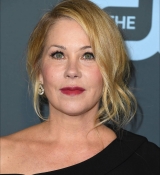 Christina Applegate Online