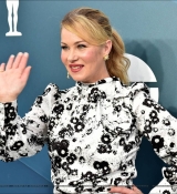 Christina Applegate Online