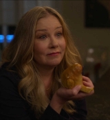 Christina Applegate Online